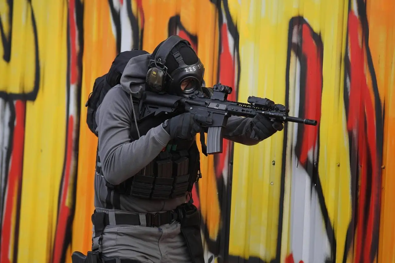 Choosing Between CQB and Outdoor Airsoft: Pros and Cons